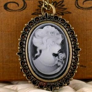 🥳Cameo Watch Necklace